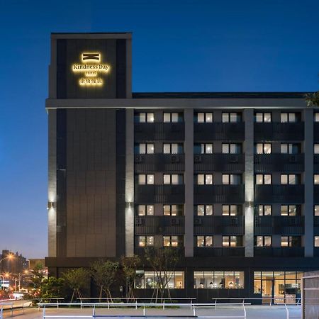 Kindness Day Hotel Tainan Exterior foto
